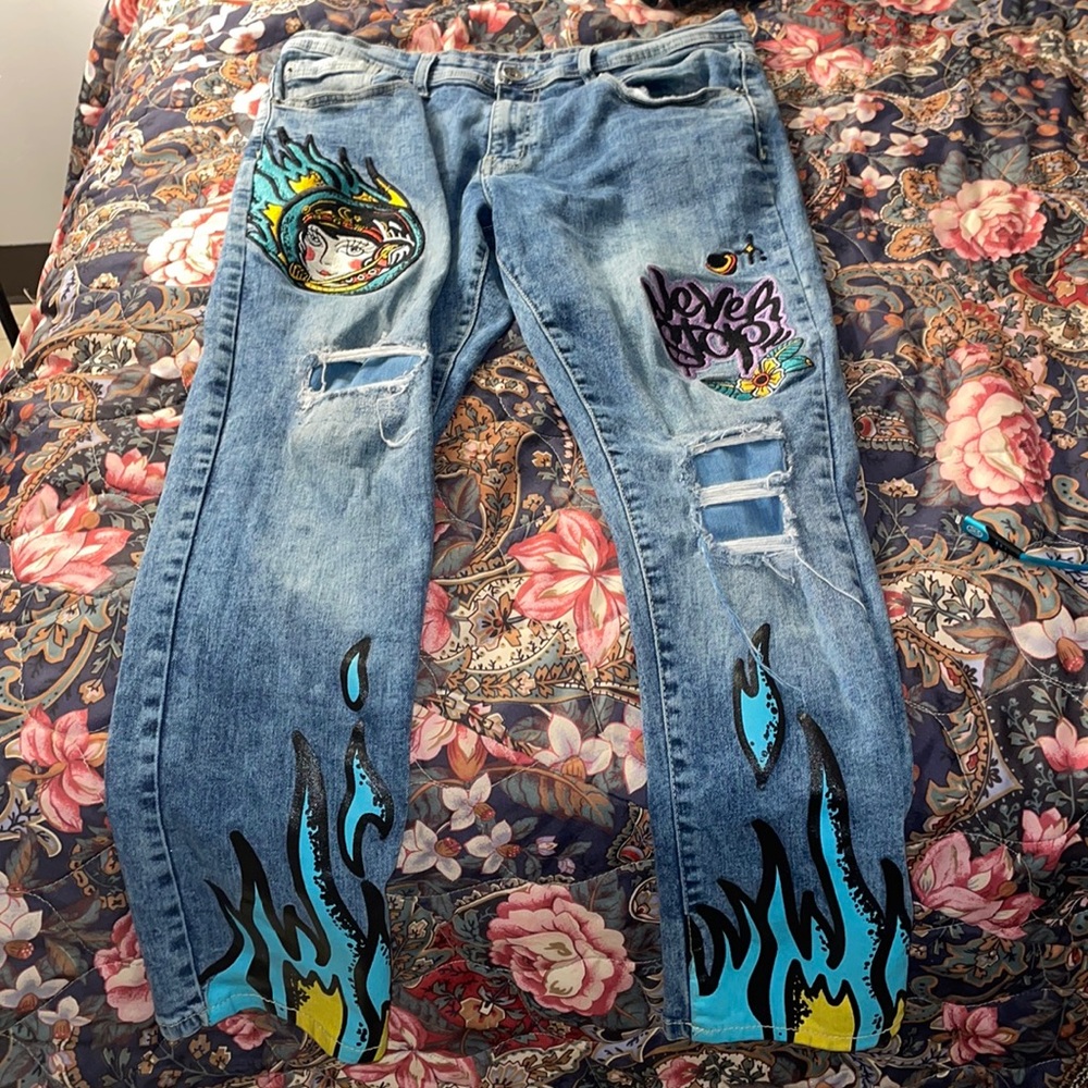 Drippy skinny jeans 💯